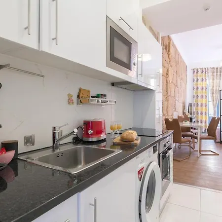 3br Family Friends Centre Metro Villa *